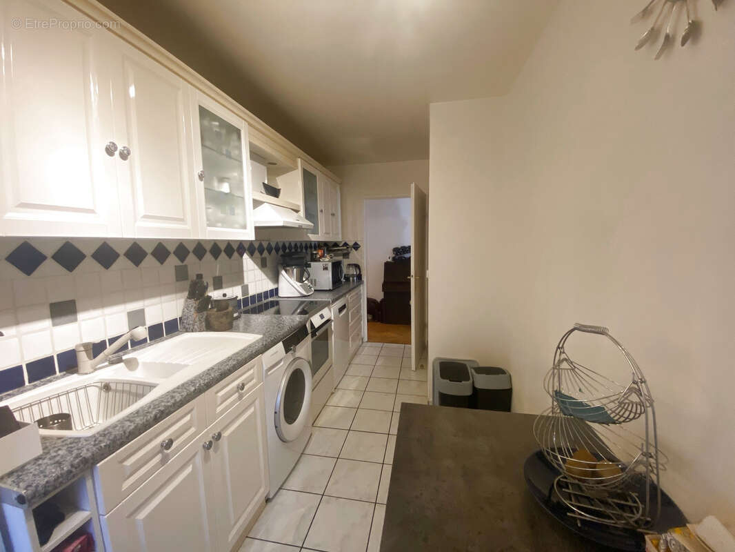 Appartement à COURBEVOIE