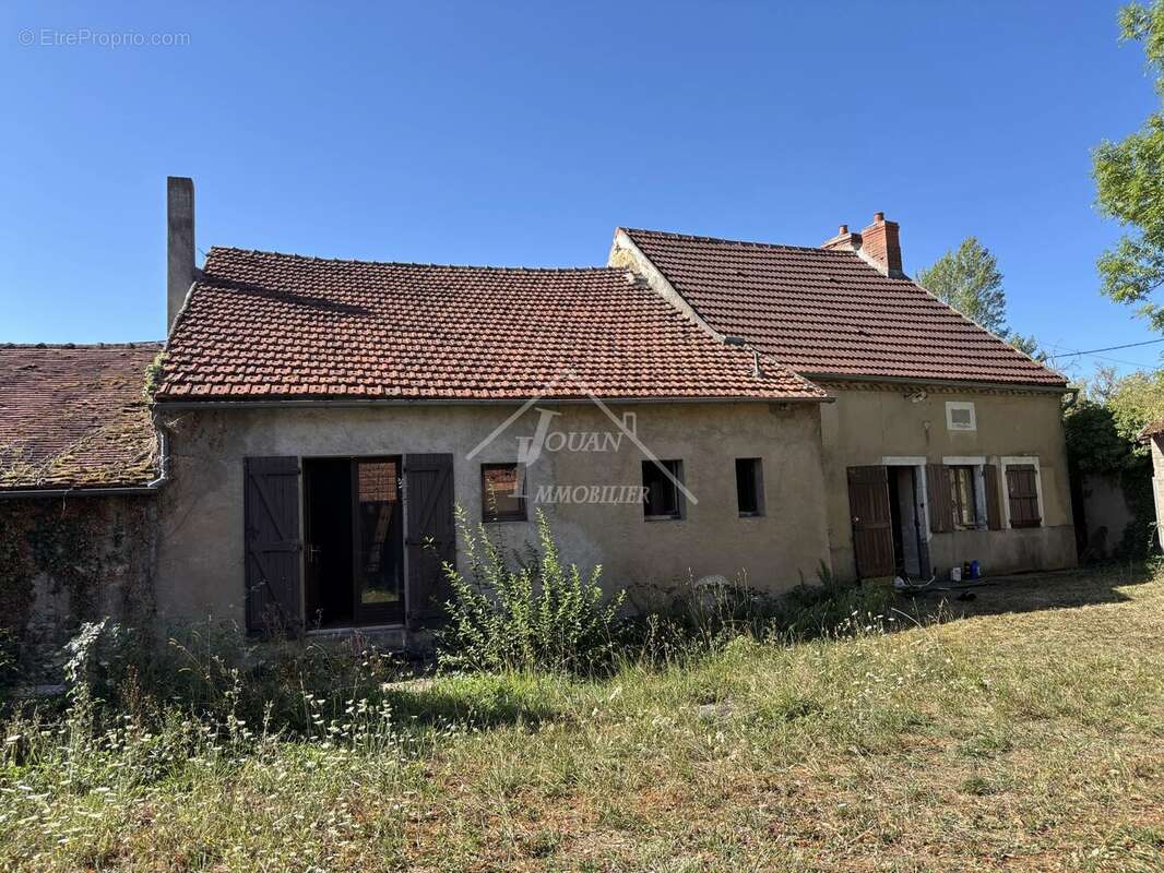 Maison à BELLENAVES