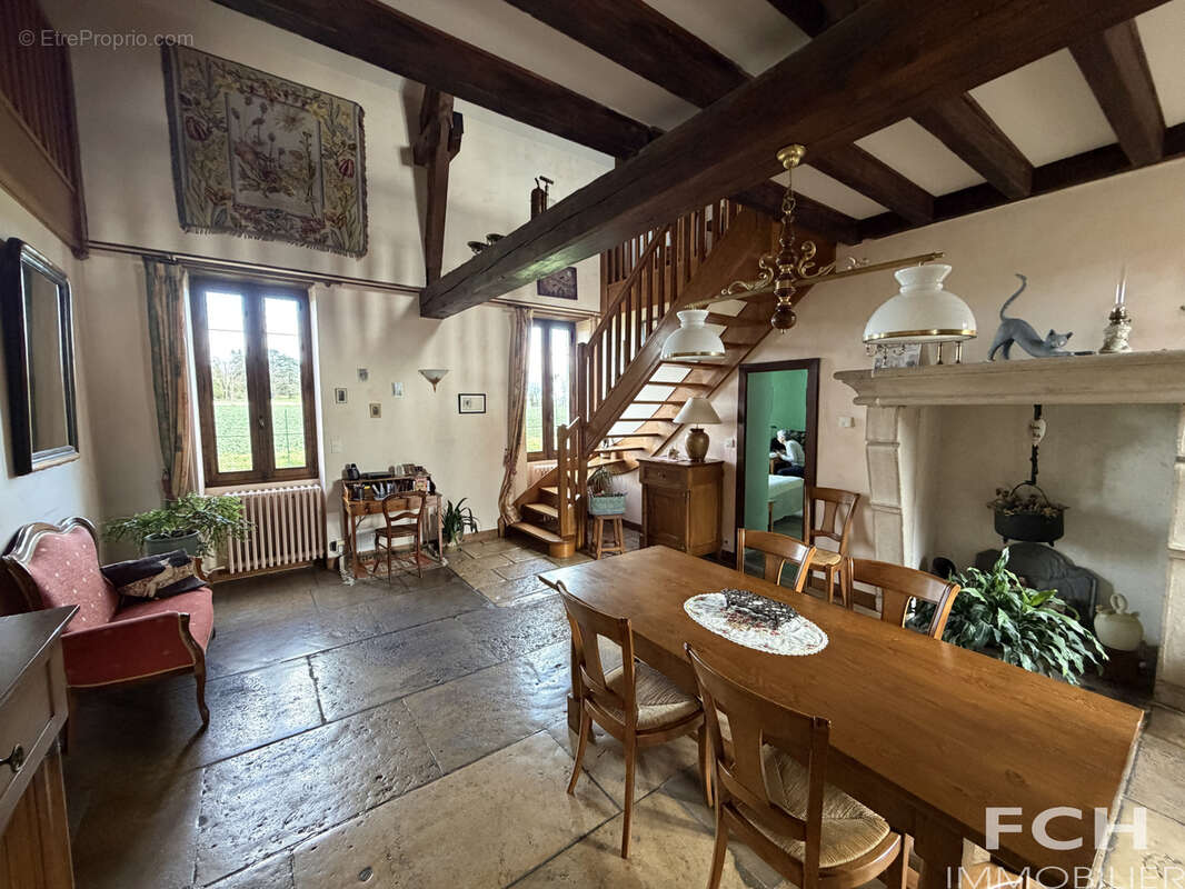 Maison à SAINT-GERMAIN-DES-FOSSES