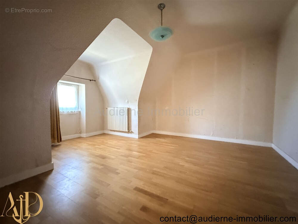 Maison à AUDIERNE