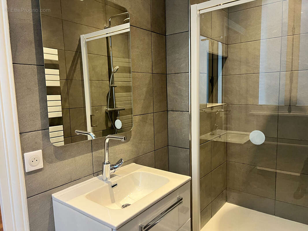 Appartement à PARIS-14E