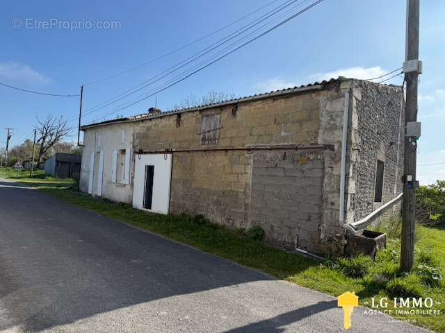 Maison à SAINT-THOMAS-DE-CONAC