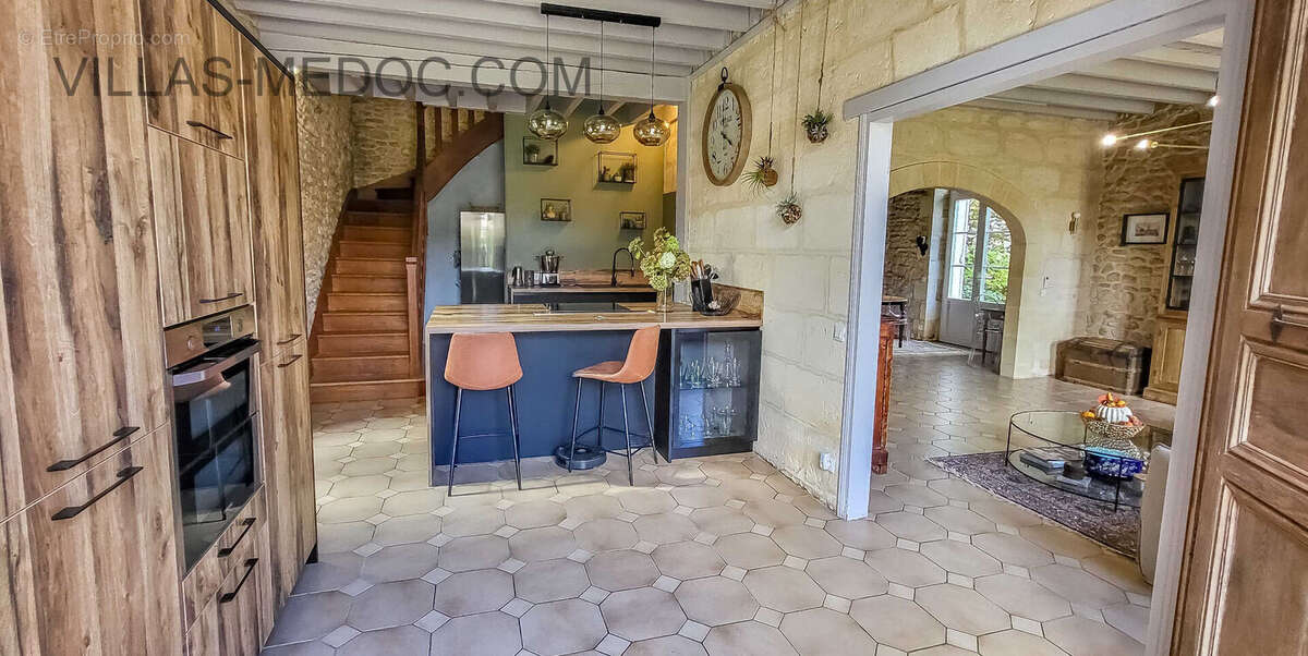 Maison à SAINT-GERMAIN-D'ESTEUIL