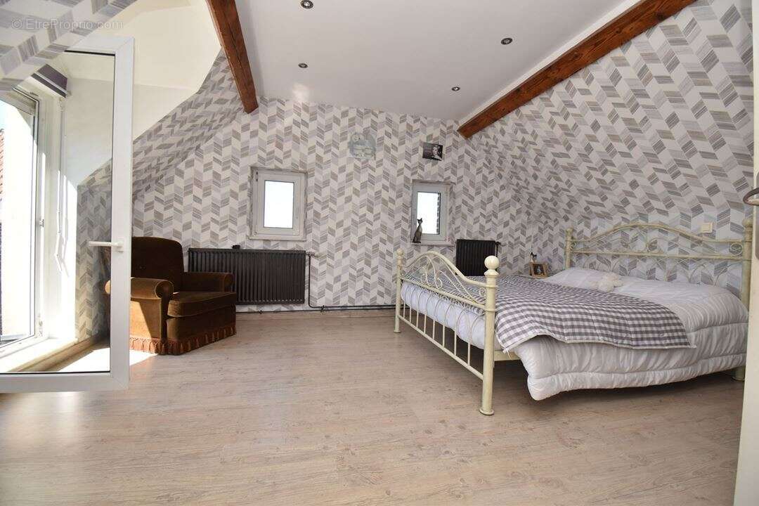 Maison 216 m² à Bertry  - photo 7