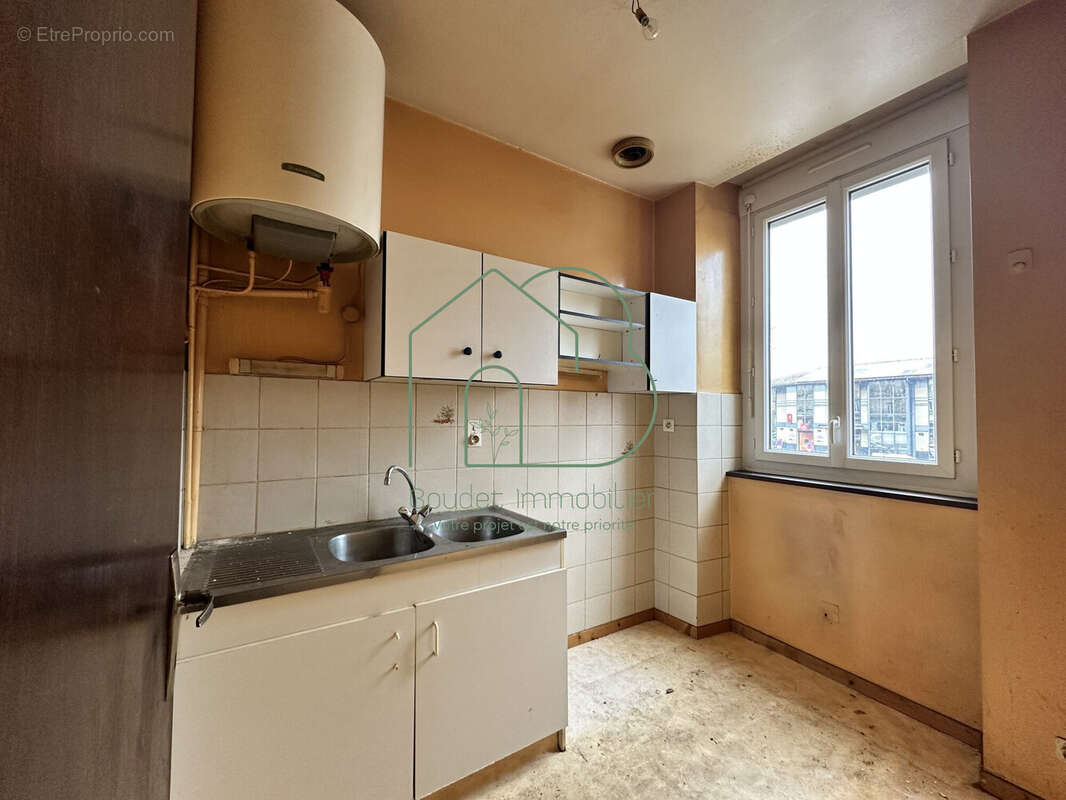 Appartement 350 m² à Decazeville  - photo 6