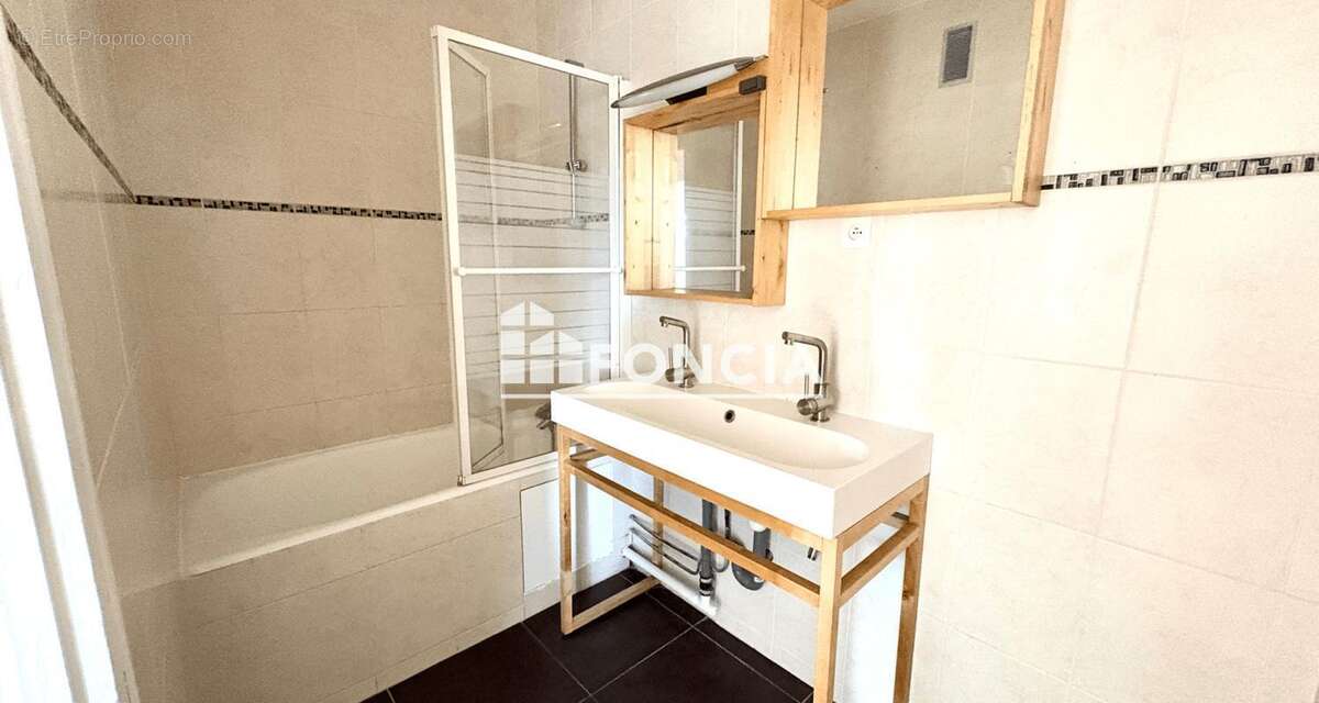 Appartement à L'HAY-LES-ROSES