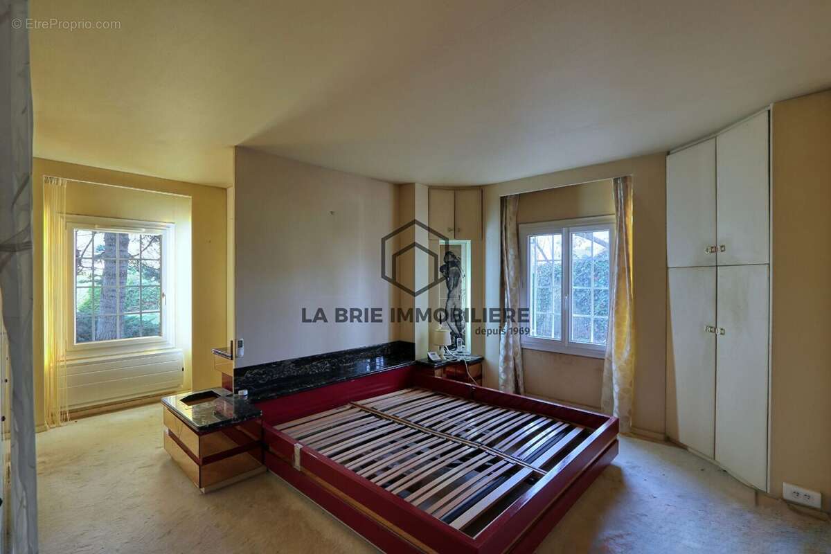 Maison 169 m² à Marolles-En-Brie  - photo 9