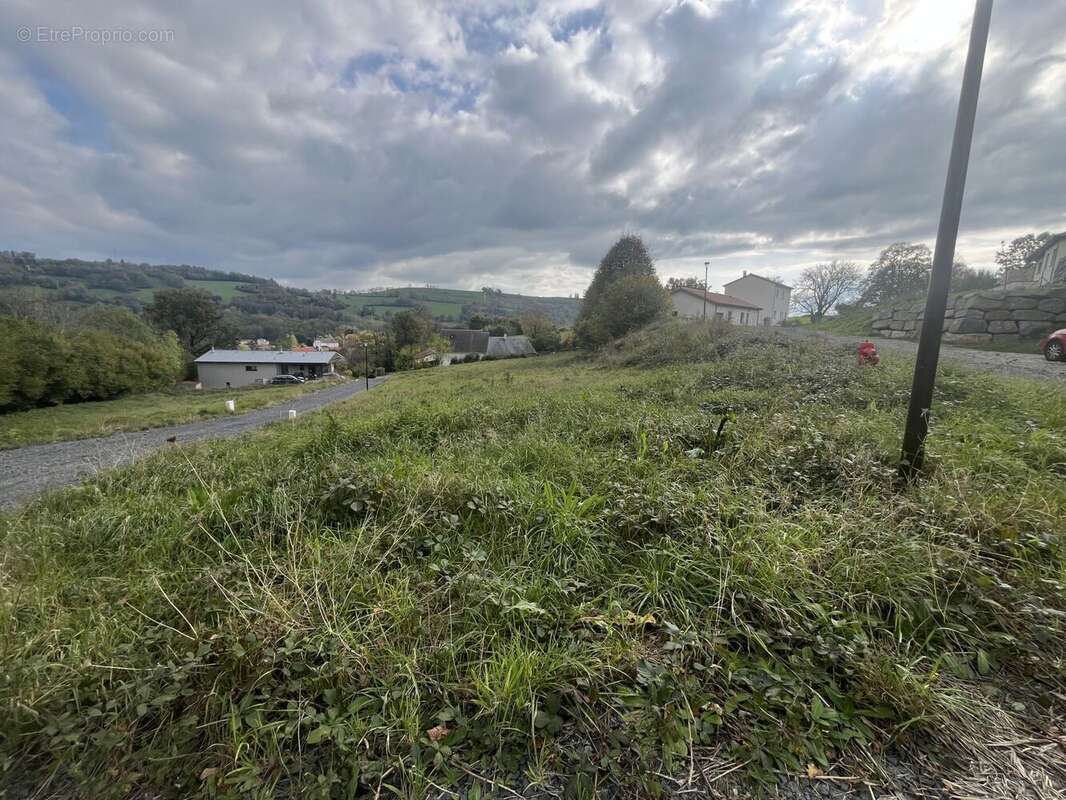 Terrain à AURILLAC