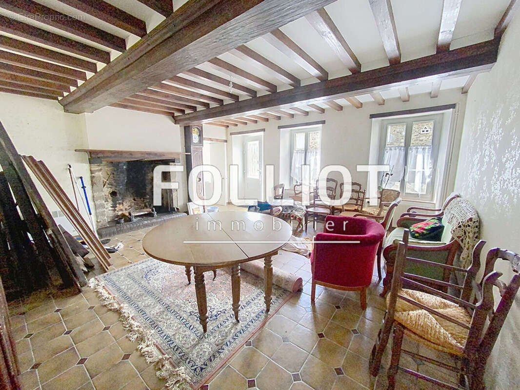 Maison à COURCY