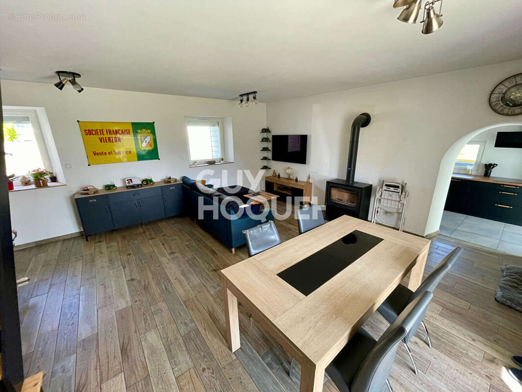 Maison à SAINT-GUINOUX