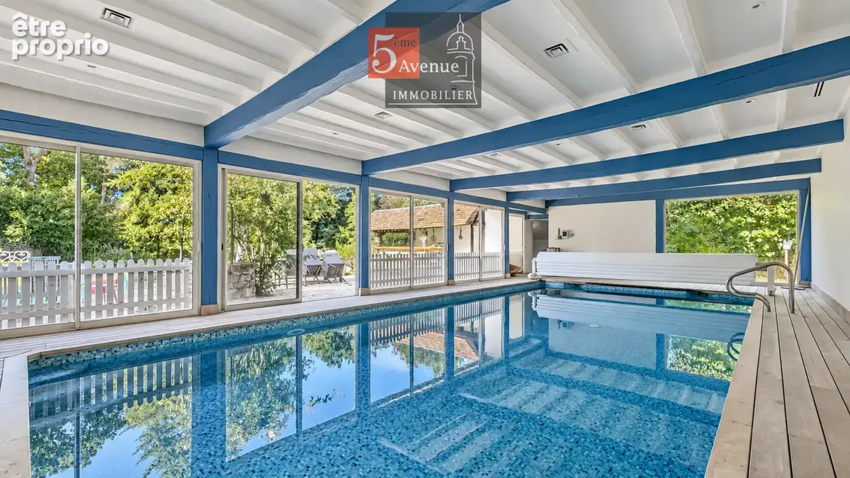 À vendre. Propriété ancienne en pierre de 400m2 avec piscine intérieure - photo 9
