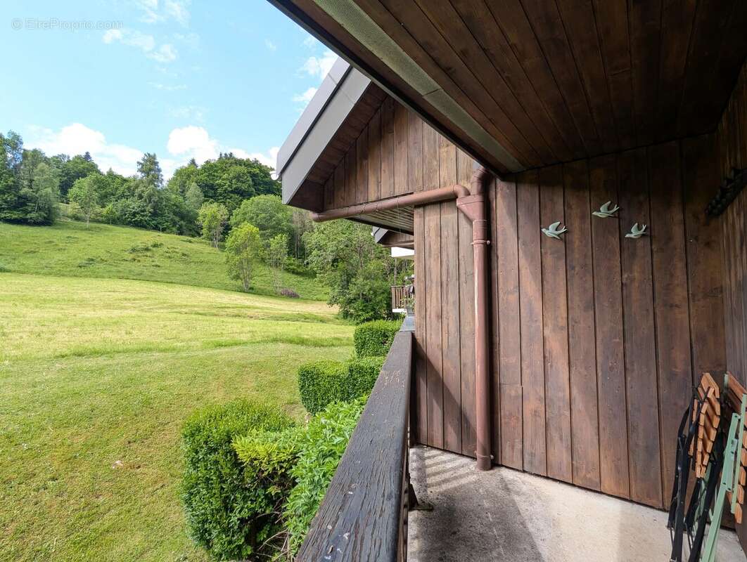 Appartement à MORILLON