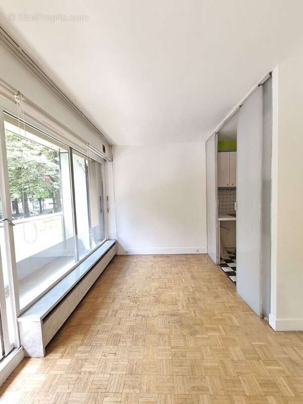 Appartement à PARIS-14E