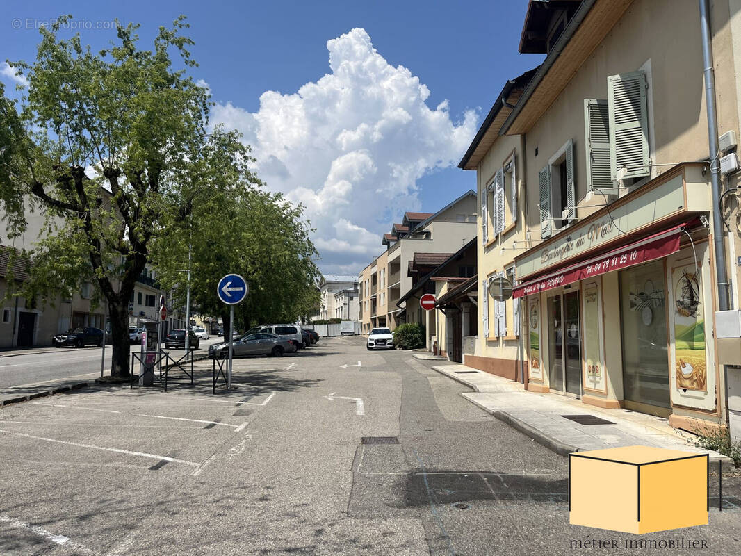 Commerce à BELLEY