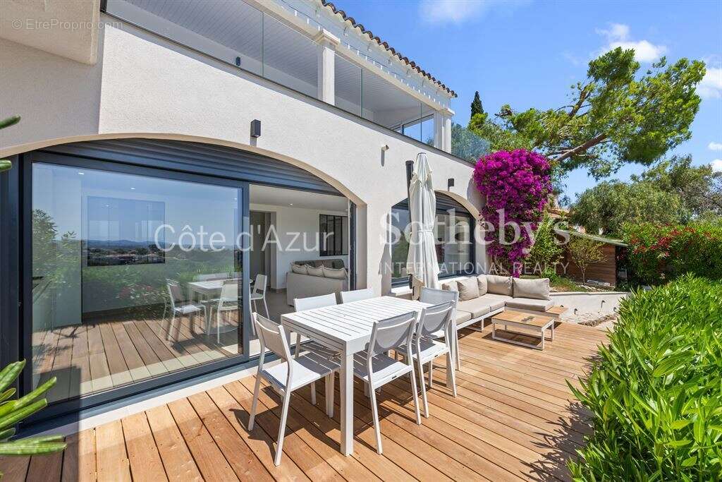 Villa de prestige avec vue mer panoramique à Cagnes-sur-Mer et maison d'invités - photo 13