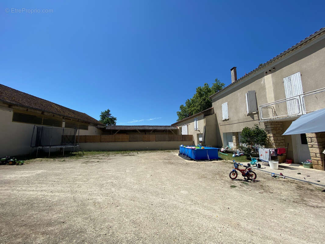 Maison à PUY-L&#039;EVEQUE