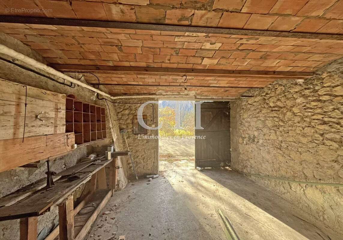 Maison à MONTBRUN-LES-BAINS