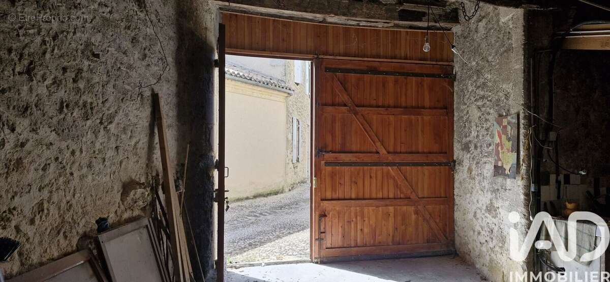 Photo 7