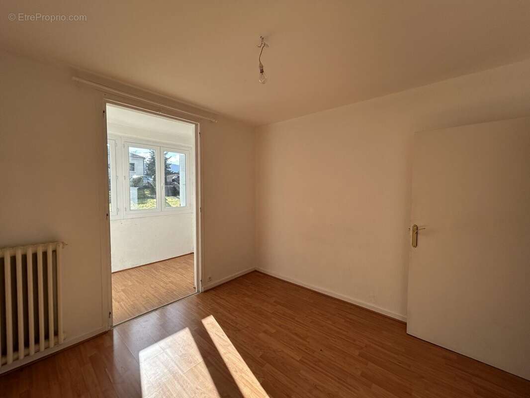Appartement à PRIVAS
