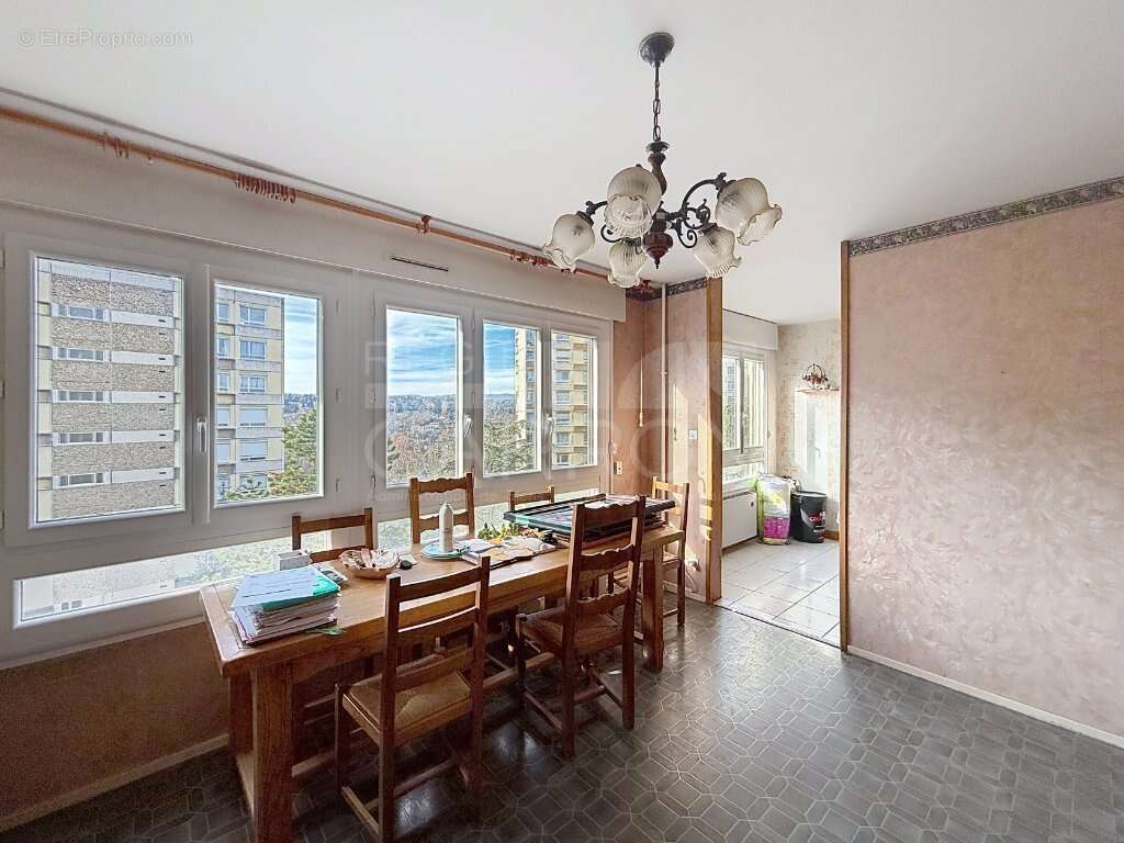 Appartement à OULLINS