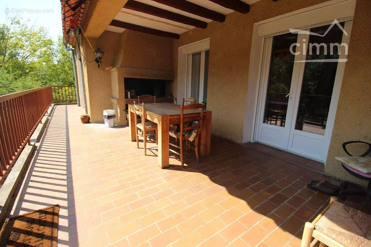 A vendre villa de 212 m² habitables avec un logement en rez de chaussée sur terrain de 5340 m² - photo 16