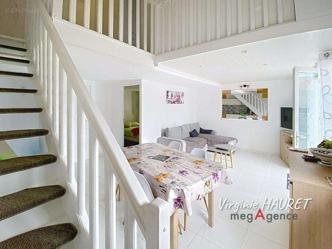 Maison 66m² - 3 chambres - 2 salles d'eau - 1 cellier - 1 garage - 1 terrasse - photo 7