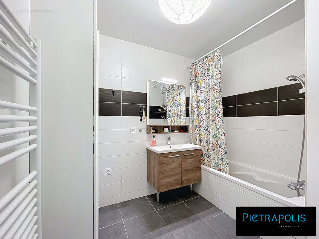 Salle de bain - Appartement à LYON-8E