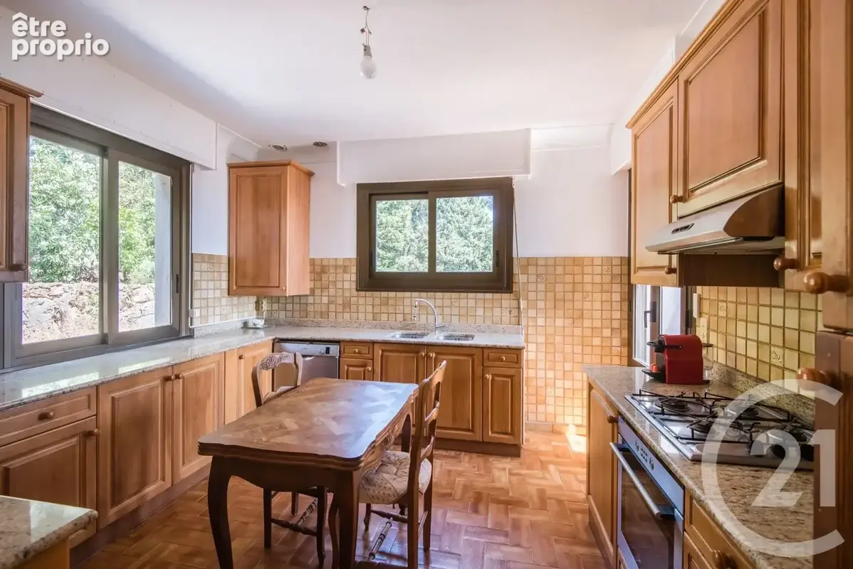 Maison 189 m² à Beausoleil  - photo 10