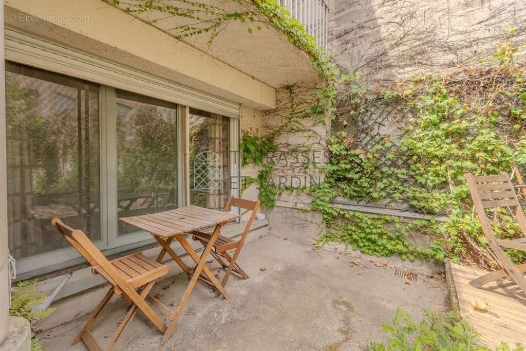 Appartement à PARIS-19E