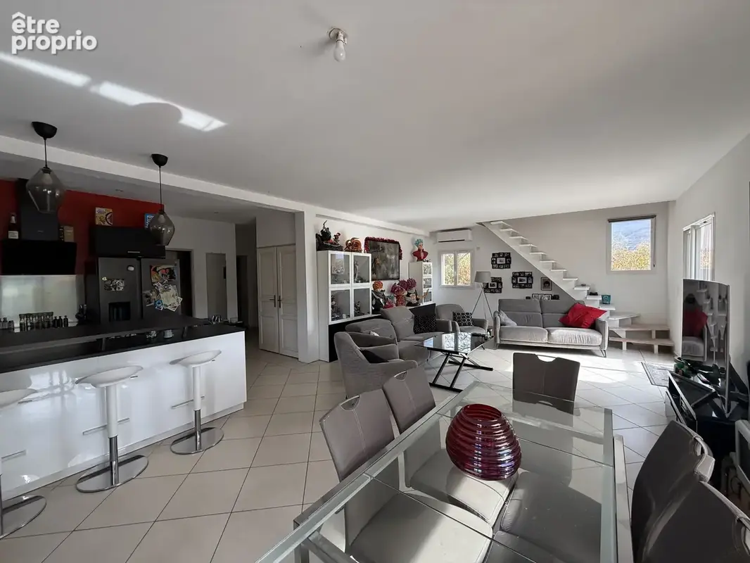 Propriete villa avec piscine + 4 locaux - photo 3