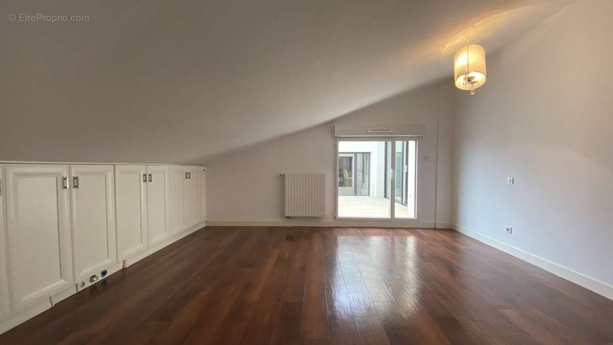 Exceptionnel attique de type 4 pièces de 103 m2 soit 140 m2 hors loi carrez avec 60 m2 de terrasses - photo 10