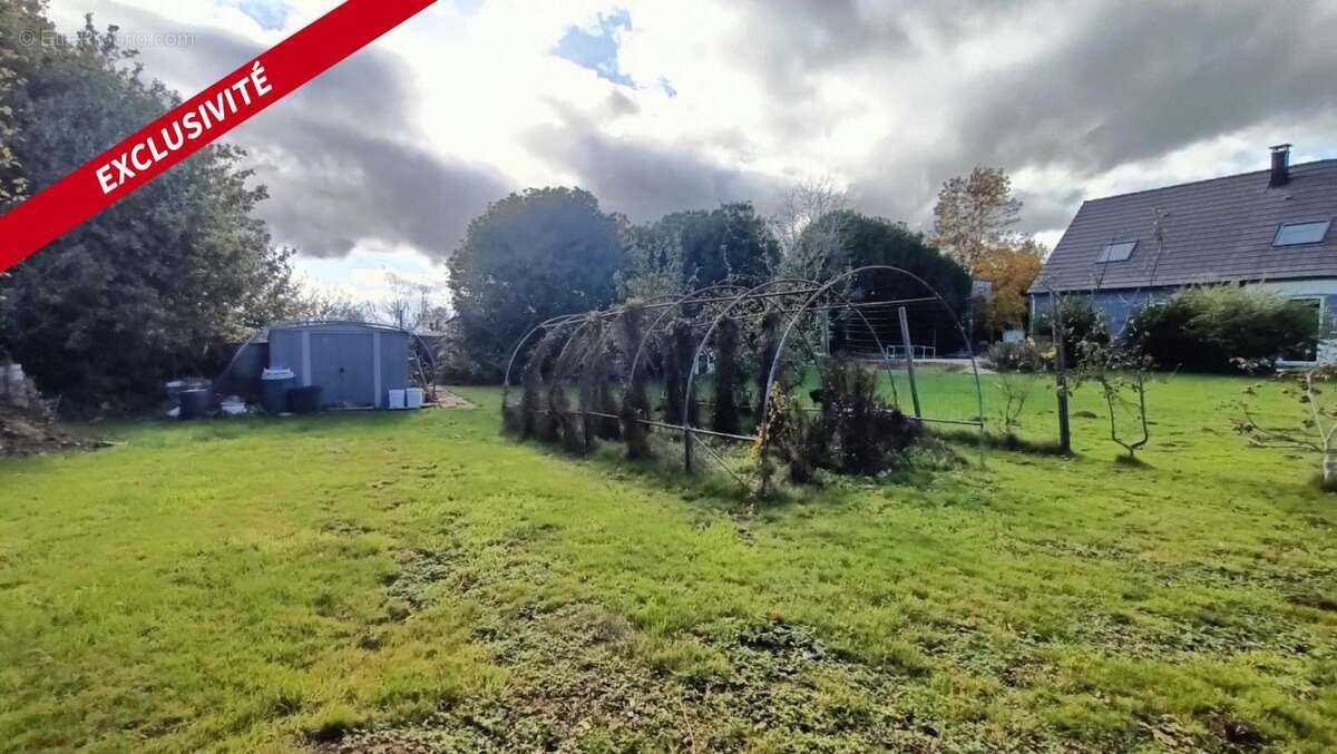 Maison à SAINT-CALAIS-DU-DESERT