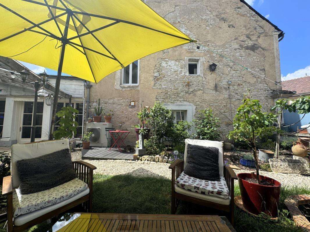 Maison 280 m² à Vermenton  - photo 20