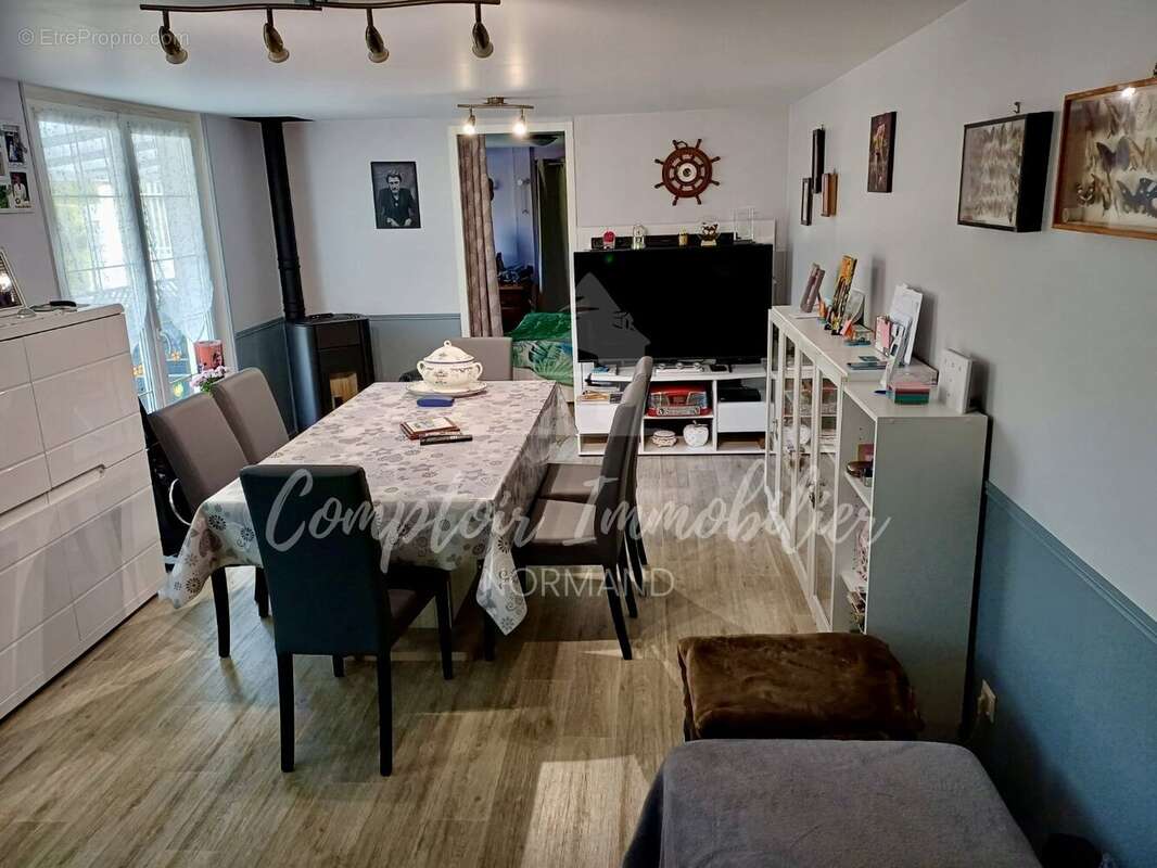 Maison à VENESTANVILLE