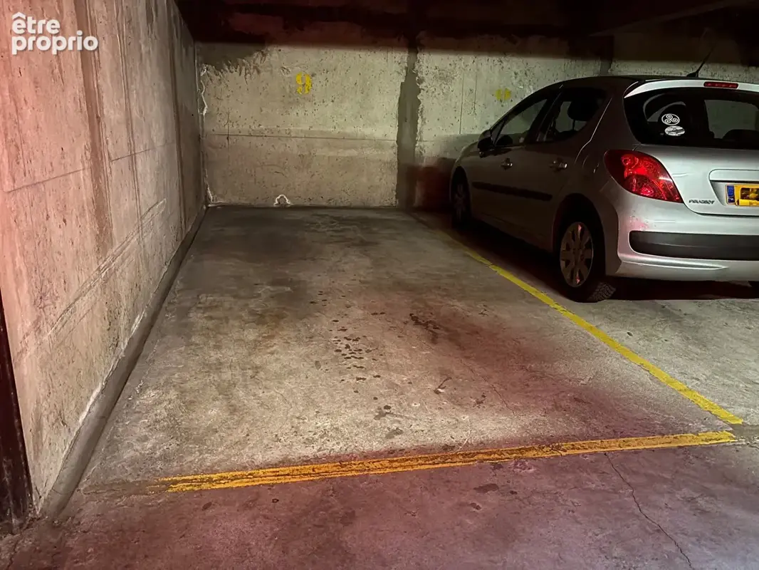Rare  auray parking plein centre - photo 4