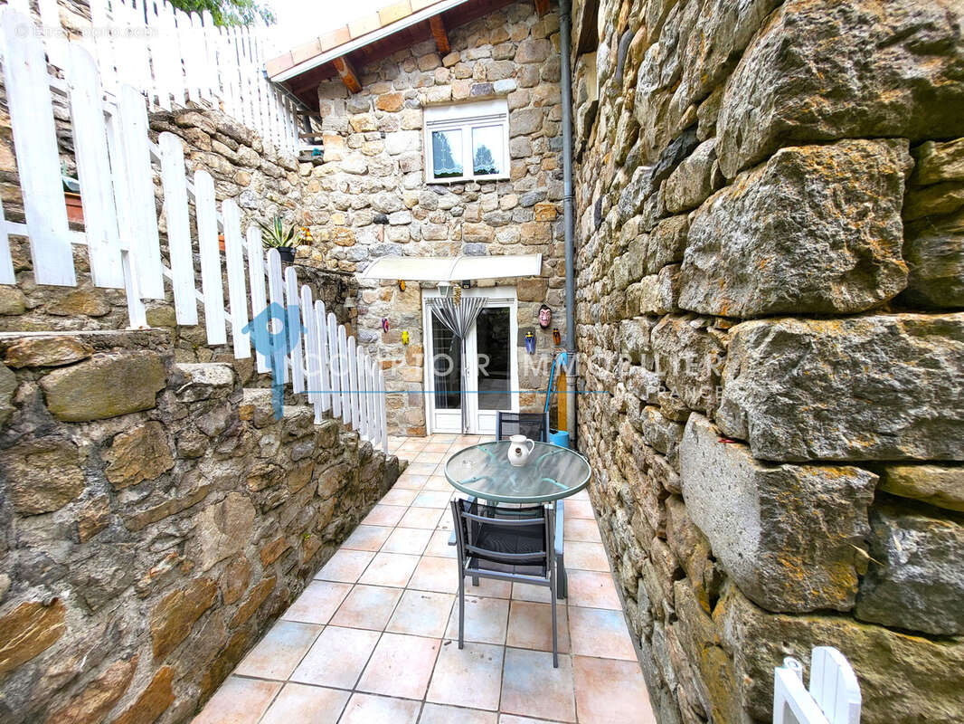 Ardèche (07) A vendre DORNAS - Superbe Maison de village rénovée sans travaux 109m2 habitable avec terrain - photo 16