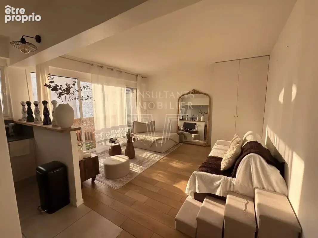 Passy. grand studio renové avec balcon - photo 2