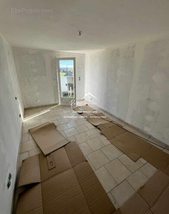 Chambre - Maison à OYRE