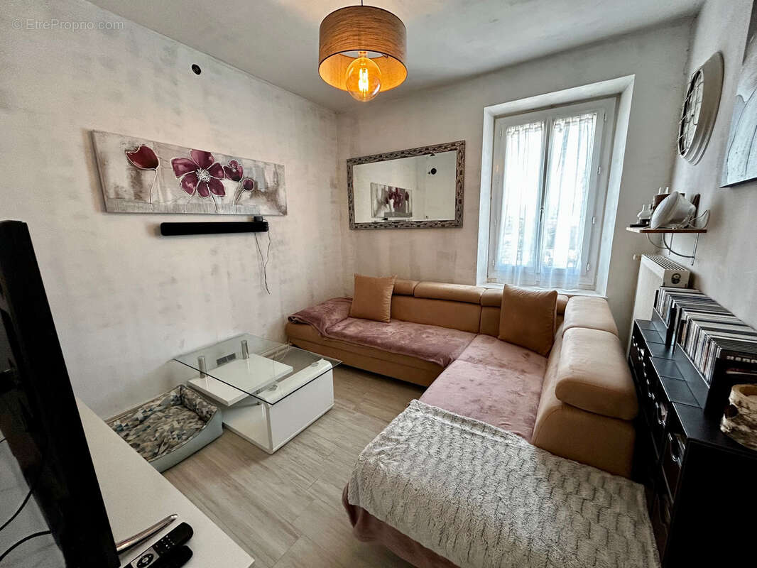 Maison à VILLE-LA-GRAND