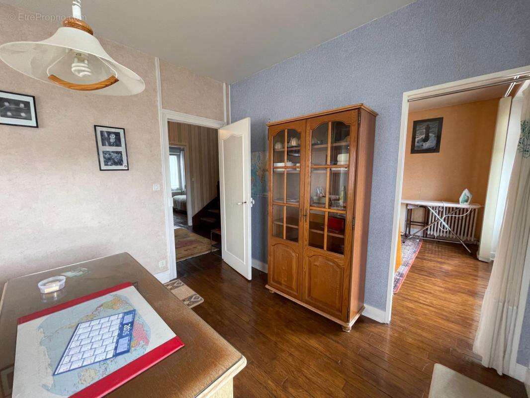 Maison à double distribution avec 2 garages et 1000m2 de terrain clos - photo 12