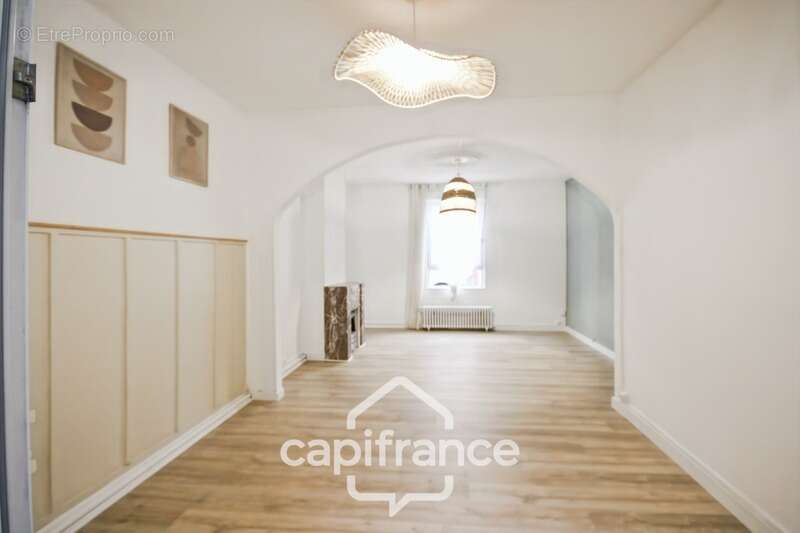 Maison à SAINT-QUENTIN