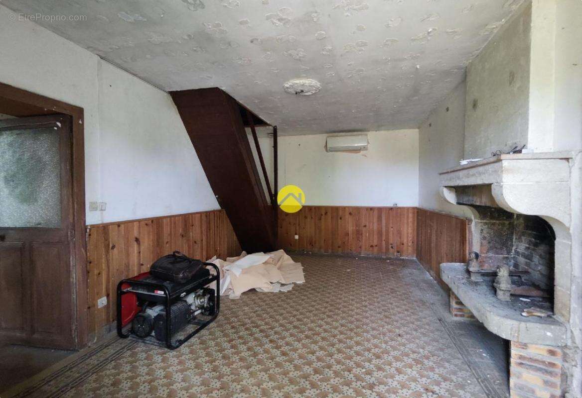 Maison à PRECY
