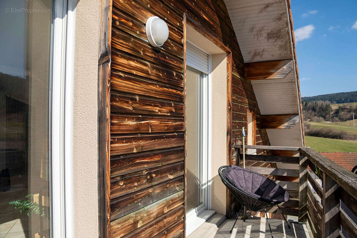 Appartement à LA CLUSE-ET-MIJOUX