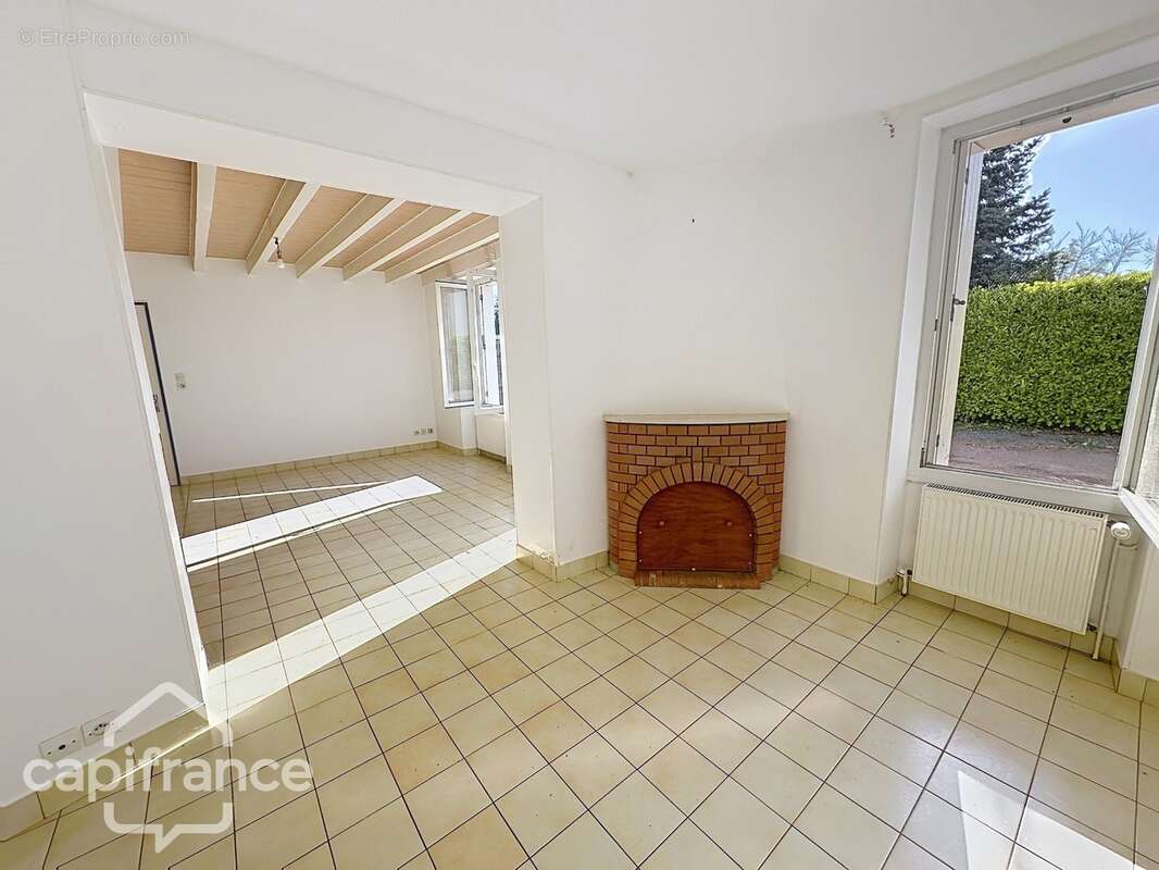 Volume et Potentiel : A vendre … Un grand atelier Indépendant et une maison 4 pièces - THOUARS (79) - photo 3
