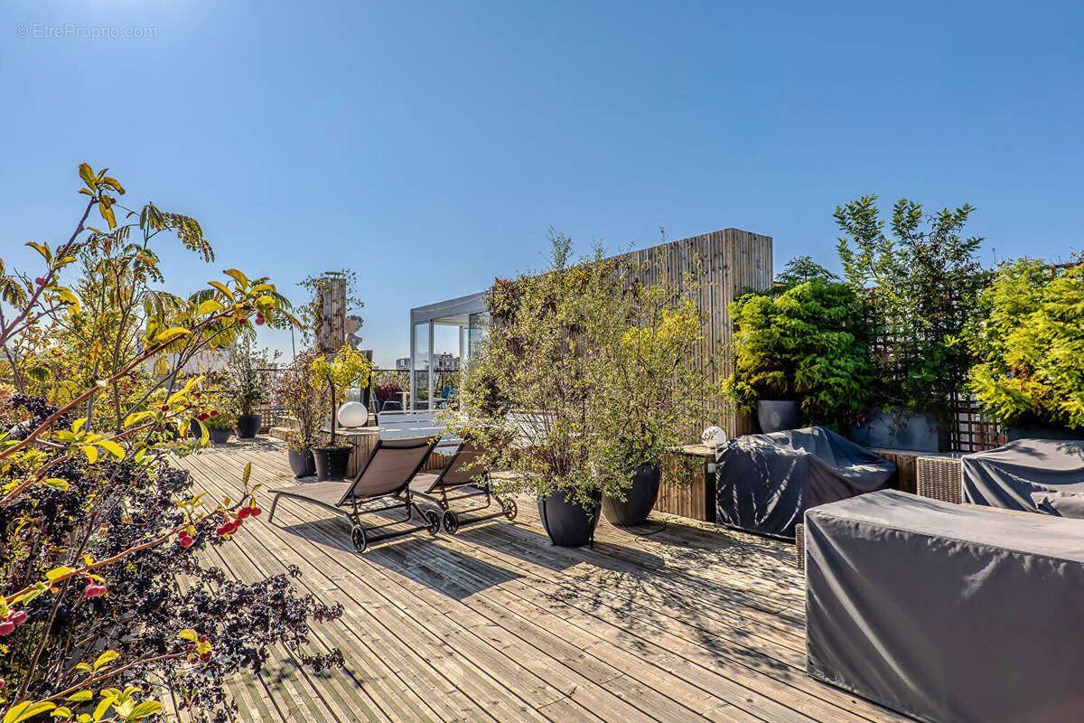 Appartement à PARIS-17E