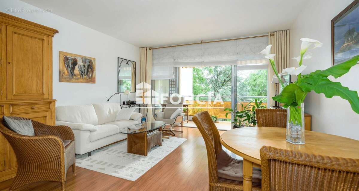 Appartement à LE PLESSIS-ROBINSON