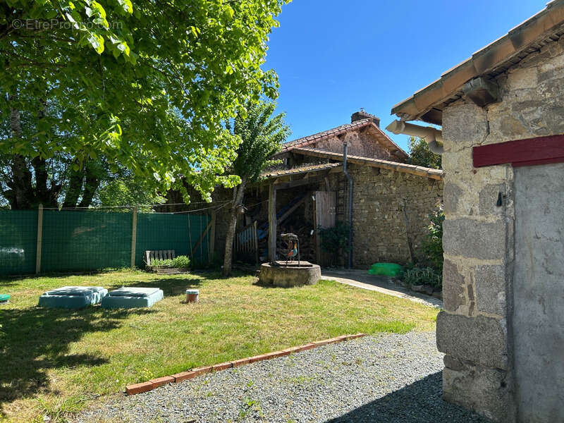 Maison à CHANTECORPS