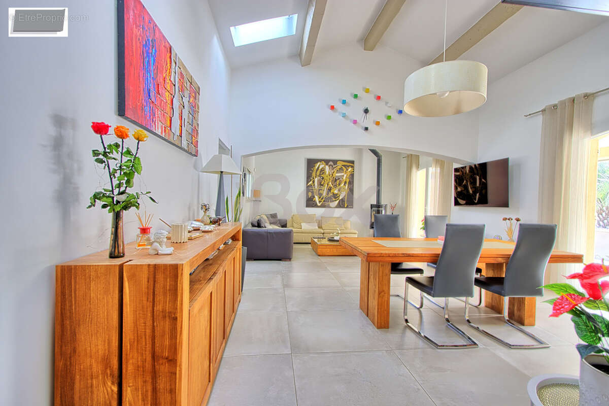 Maison à CARQUEIRANNE