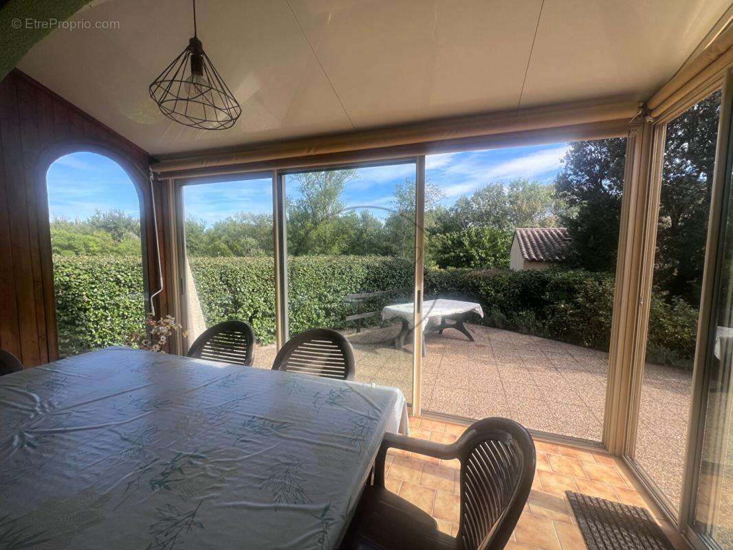 Maison à SAINT-SAUVEUR-DE-CRUZIERES