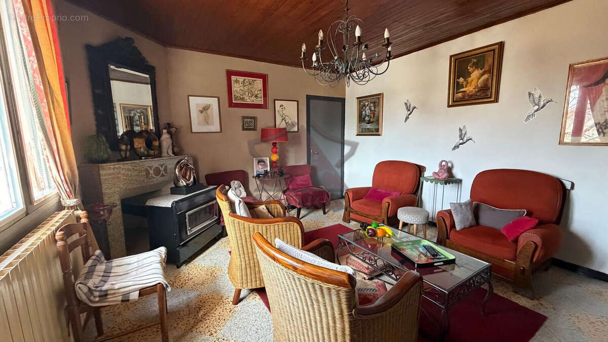 Maison à SAINT-VICTOR-DE-MALCAP